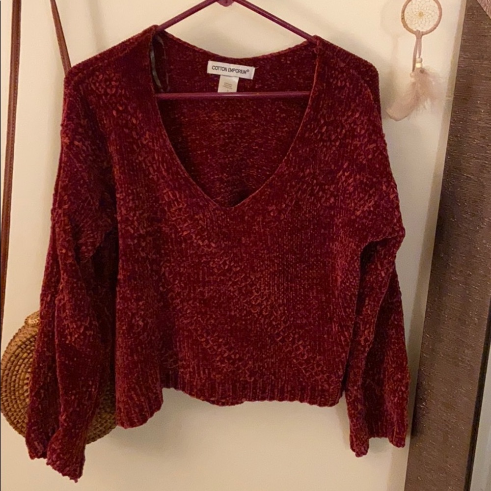 Cropped maroon sweater